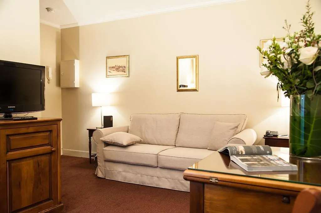 Saint James Albany Paris Hotel Spa 4*,