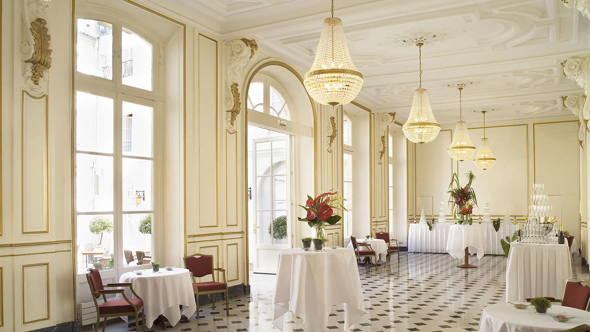 Saint James Albany Paris Hotel Spa 4*,